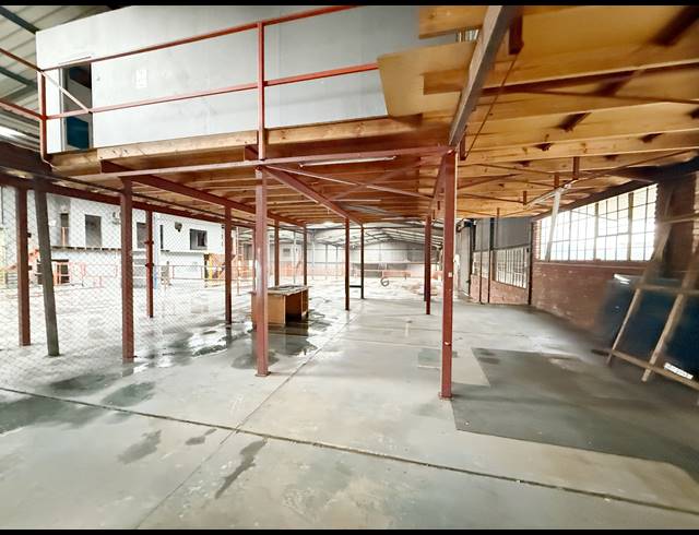 1,250M² WAREHOUSE TO LET IN WADEVILLE